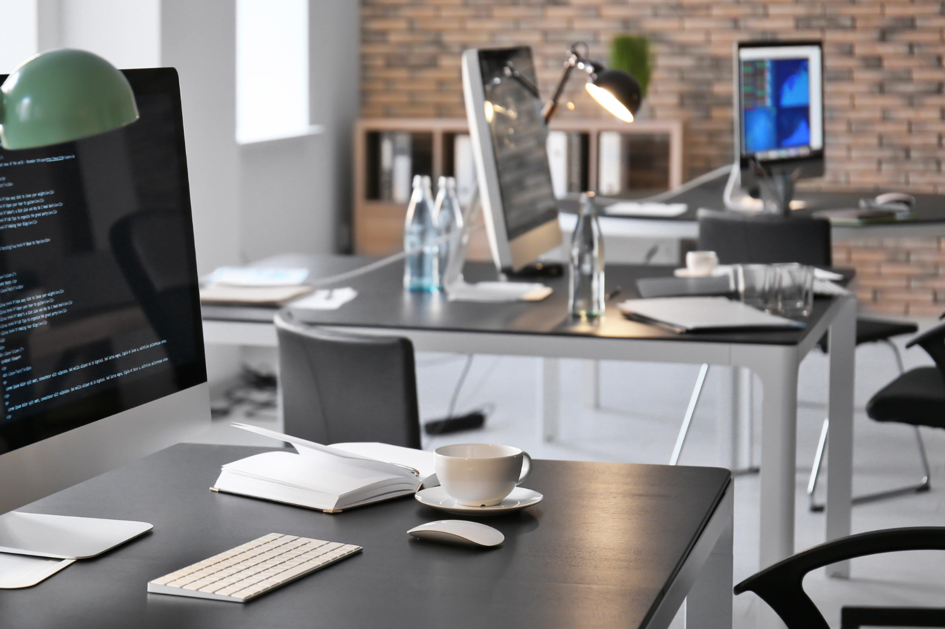 Mirror WorkHub - Современ деловен простор